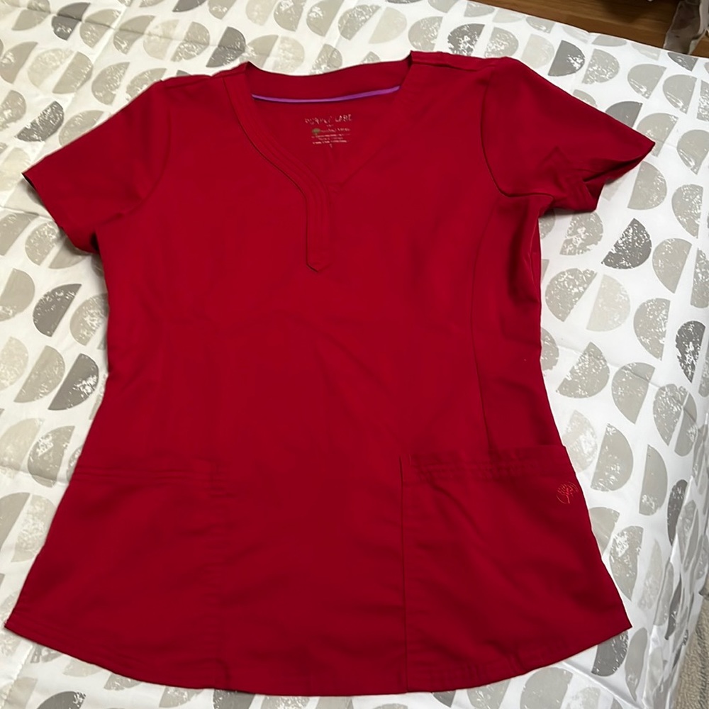 Fitted scrub top
